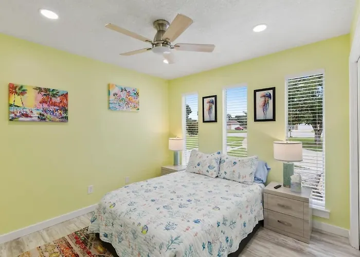 Lagoona A Poolside Paradise Holiday home *